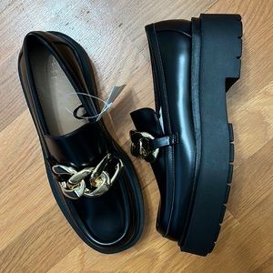 Chunky chain detail loafers / NWT / Size 40